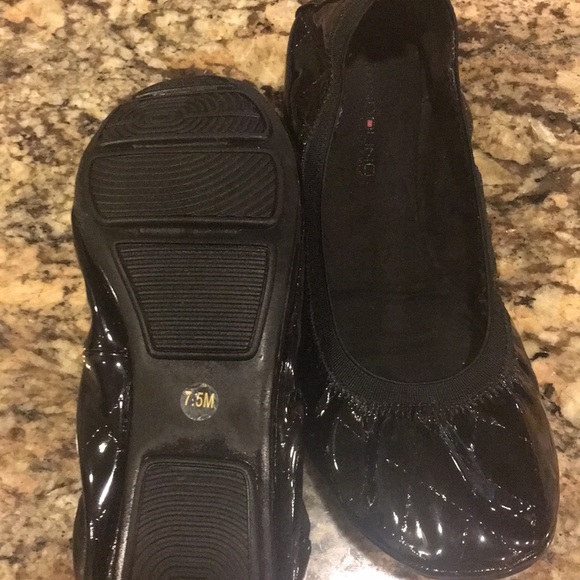 Black Flats - Picture 2 of 2